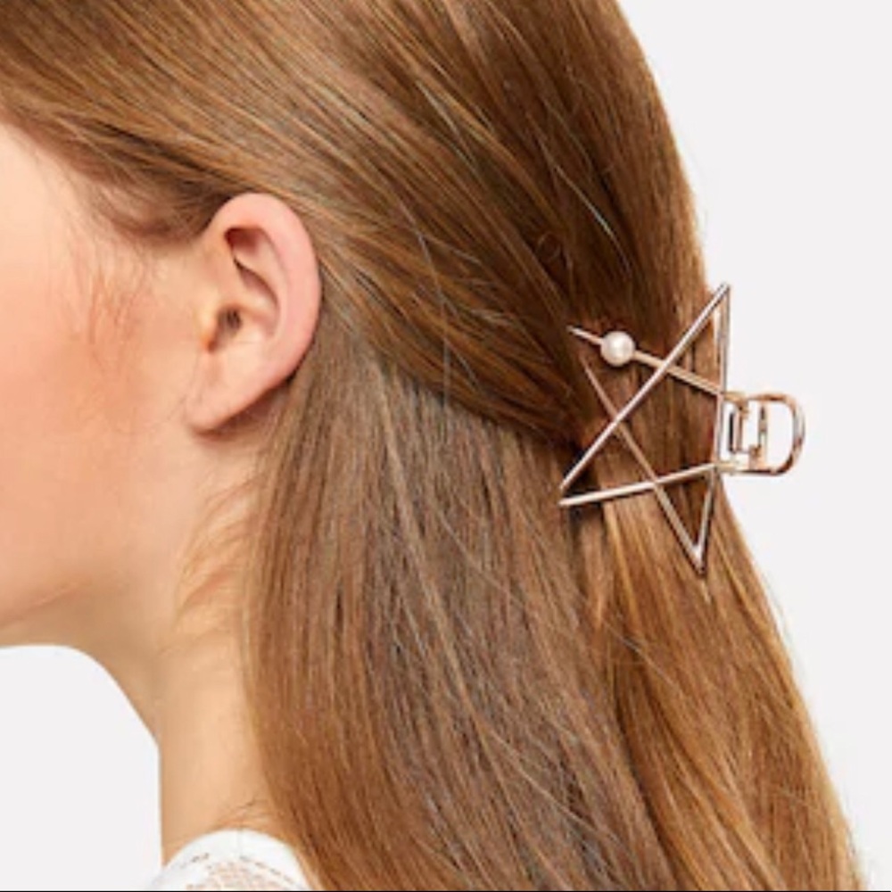 Faux Pearl Star Shaped Hair Clip